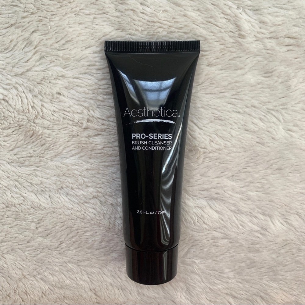Aesthetica Pro Series Brush Cleaner & Conditioner